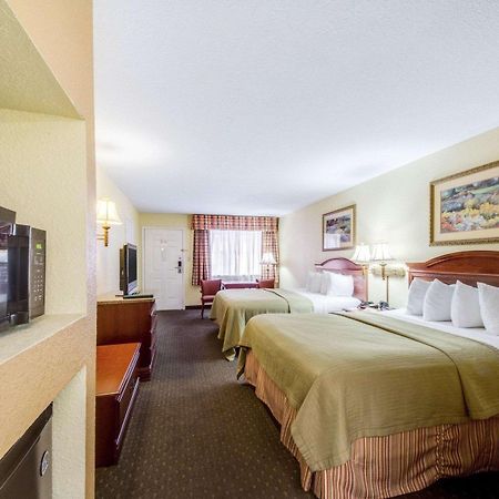 Econo Lodge Inn & Suites Eagle Pass Exterior photo