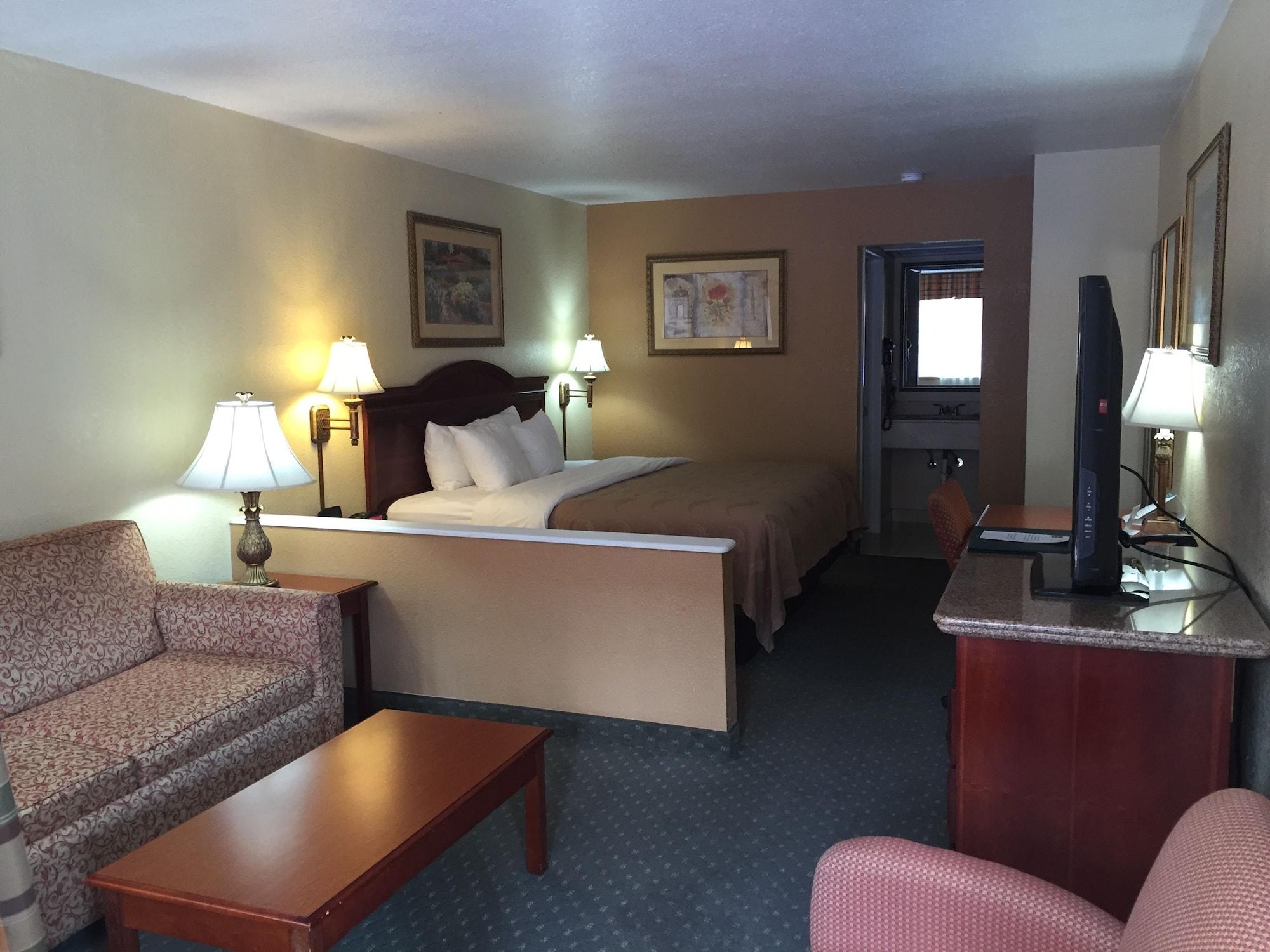 Econo Lodge Inn & Suites Eagle Pass Exterior photo