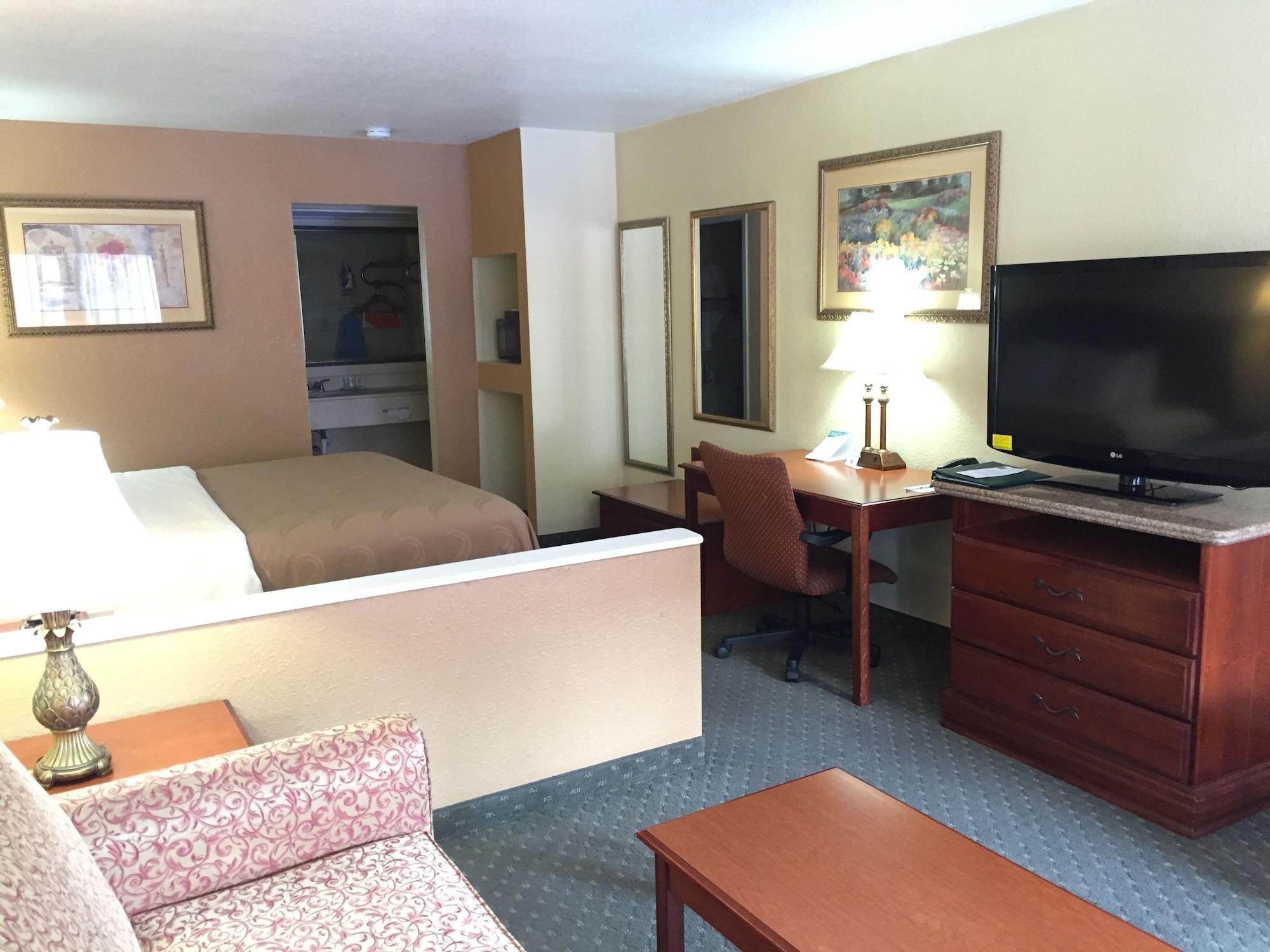 Econo Lodge Inn & Suites Eagle Pass Exterior photo